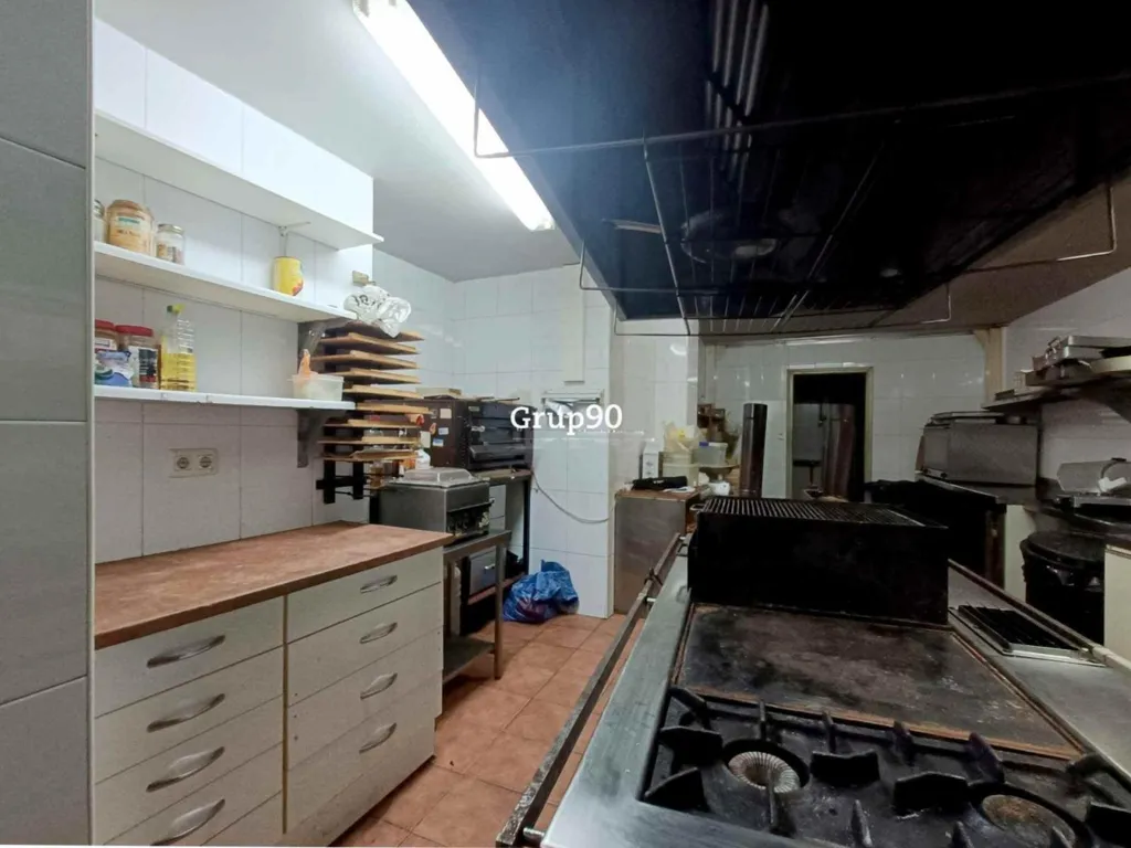 Kitchen - Restaurant for Rent with Terrace in Lleida