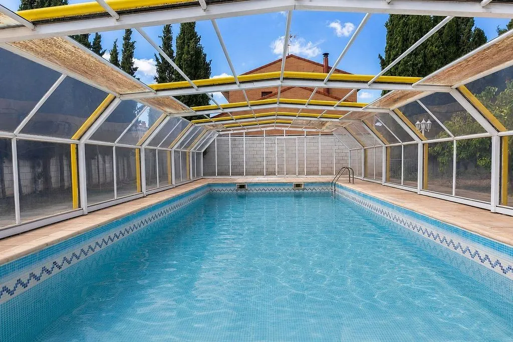 Piscine - Chalet with Pool and Terrace in Monteagudo