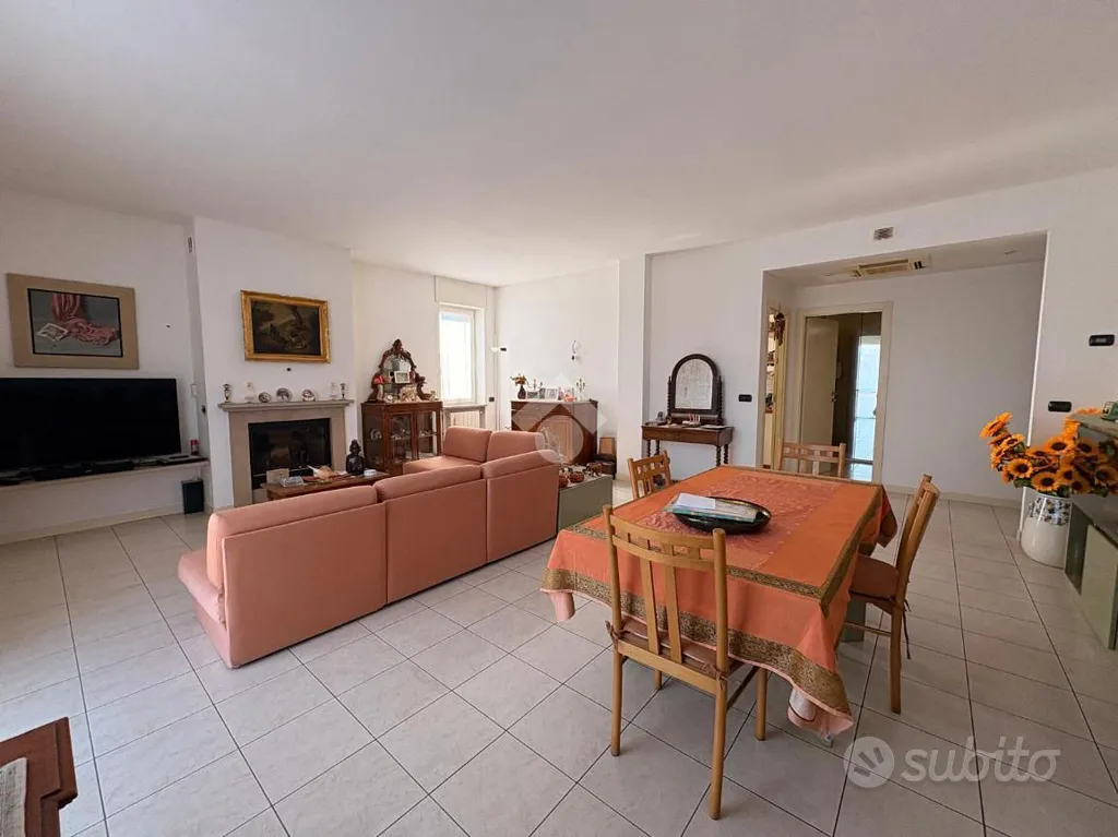 Appartement 4 pièces à IT