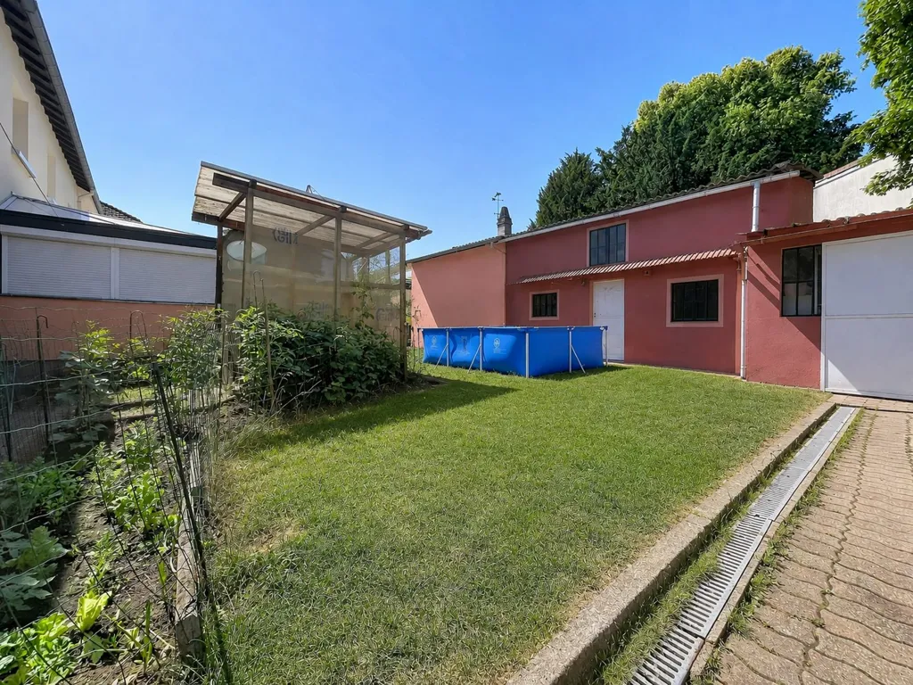 Garden - House with Terrace in Woippy Village