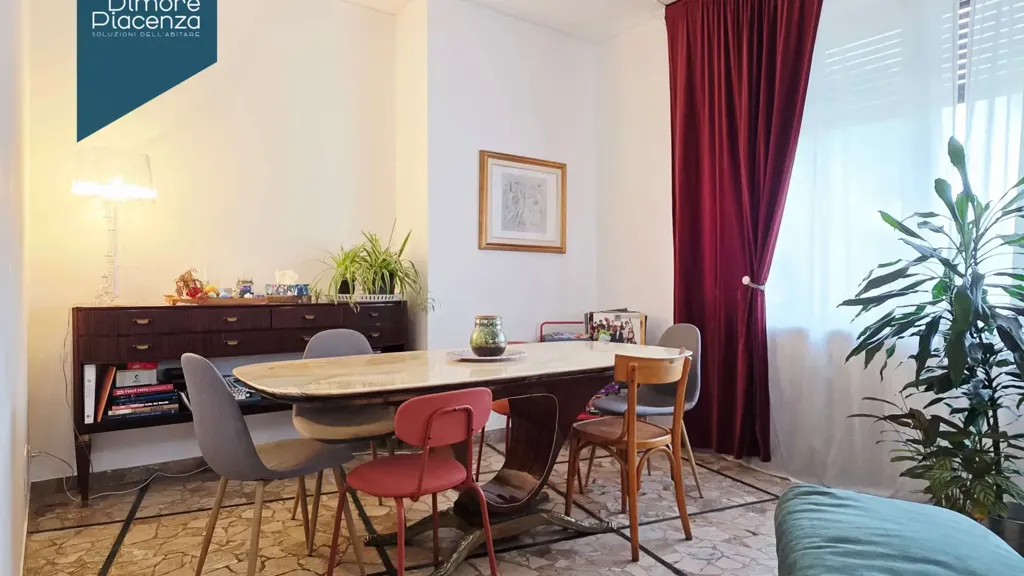 Salle à manger - Spacious Apartment with Balcony in Piacenza