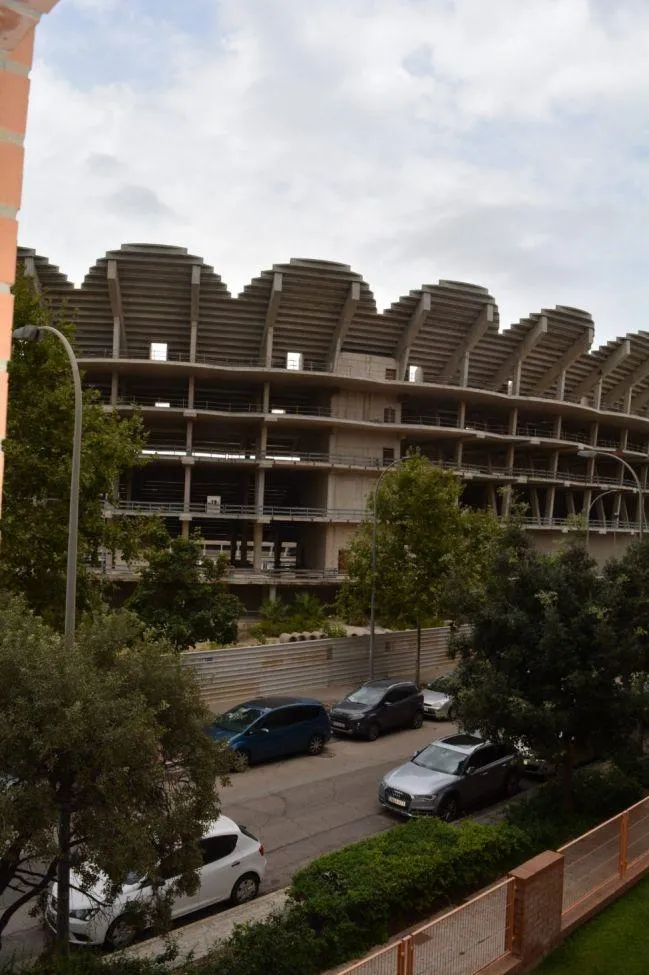 Balcony - Office with Corner Location in Valencia