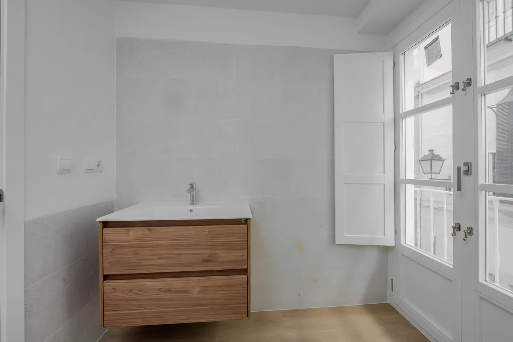 Salles de bain - Modern Flat with Historic Setting in Cádiz