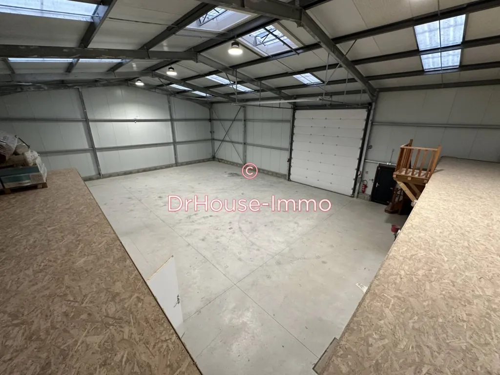 Garaaž - Commercial Space with Large Warehouse in Château-Landon