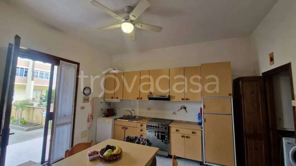 Cuisine - Two-Bedroom Apartment with Private Garden in Comacchio