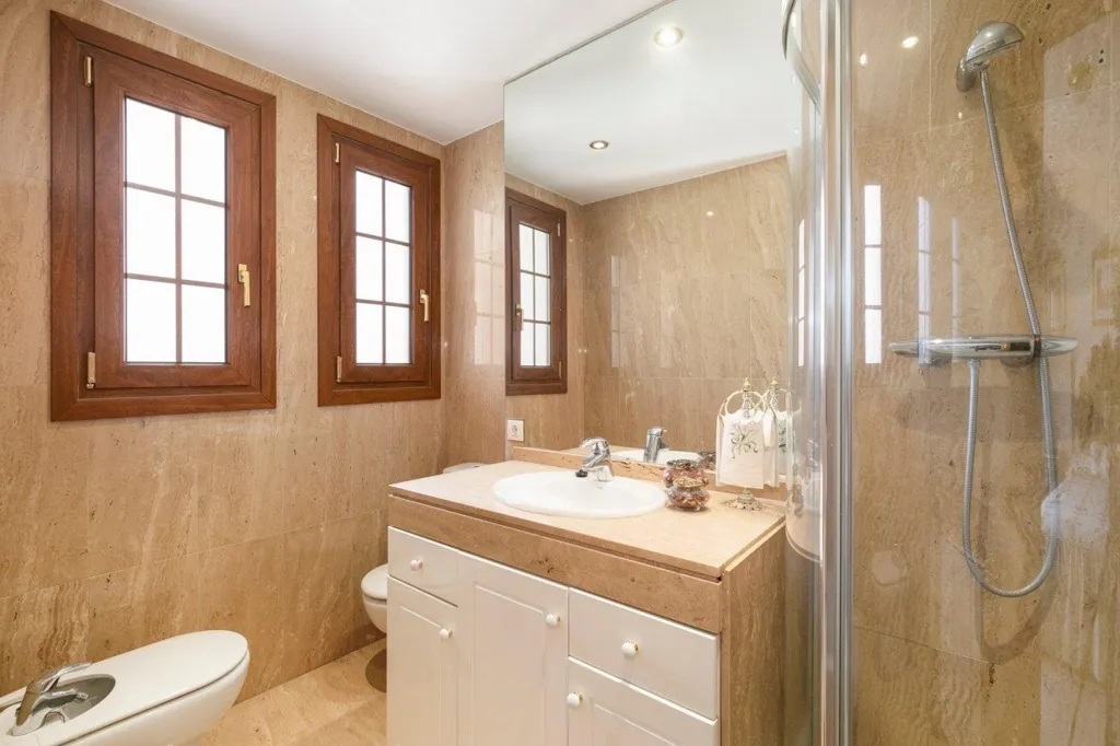 Vannitoad - Versatile Villa with Private Pool in Huétor Vega