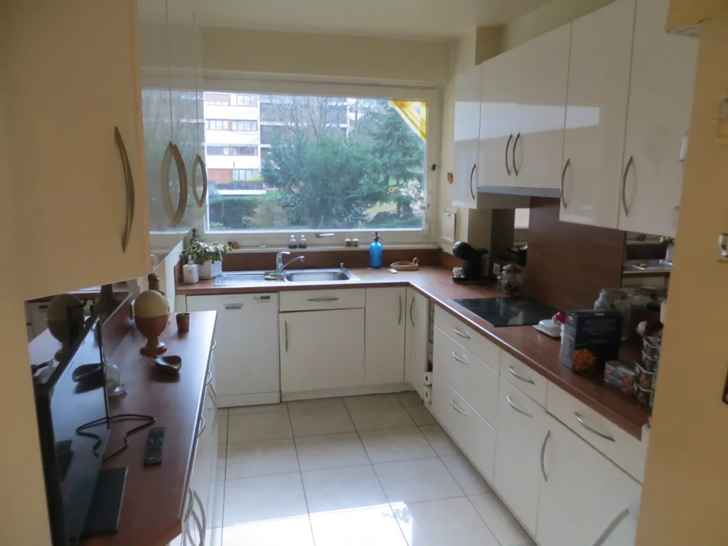Cucina - Family Apartment with Pool in La Celle-Saint-Cloud