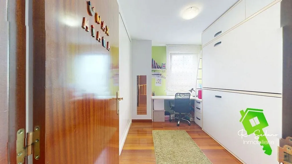 Esik - Apartment with Garden and Garage in San Vicente