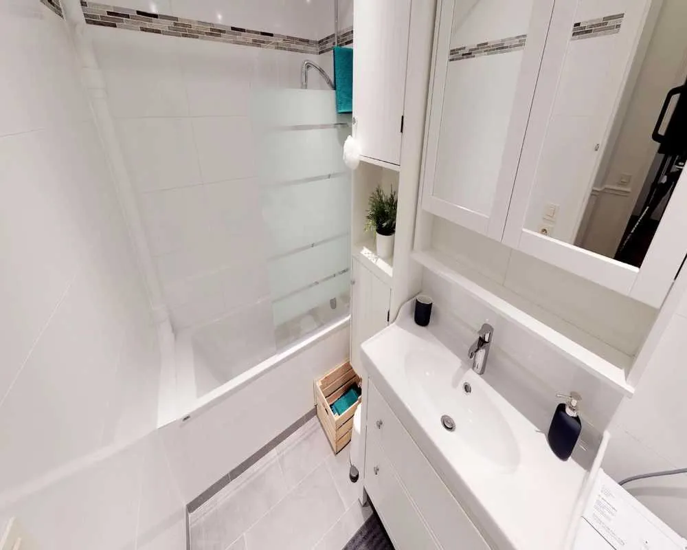 Salles de bain - Chambre Meublée dans le Quartier Ternes à Paris