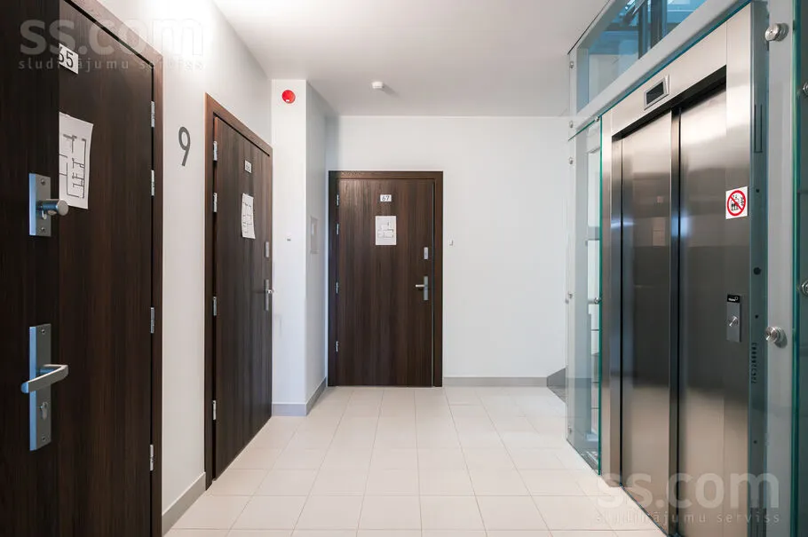 hallway_entrance