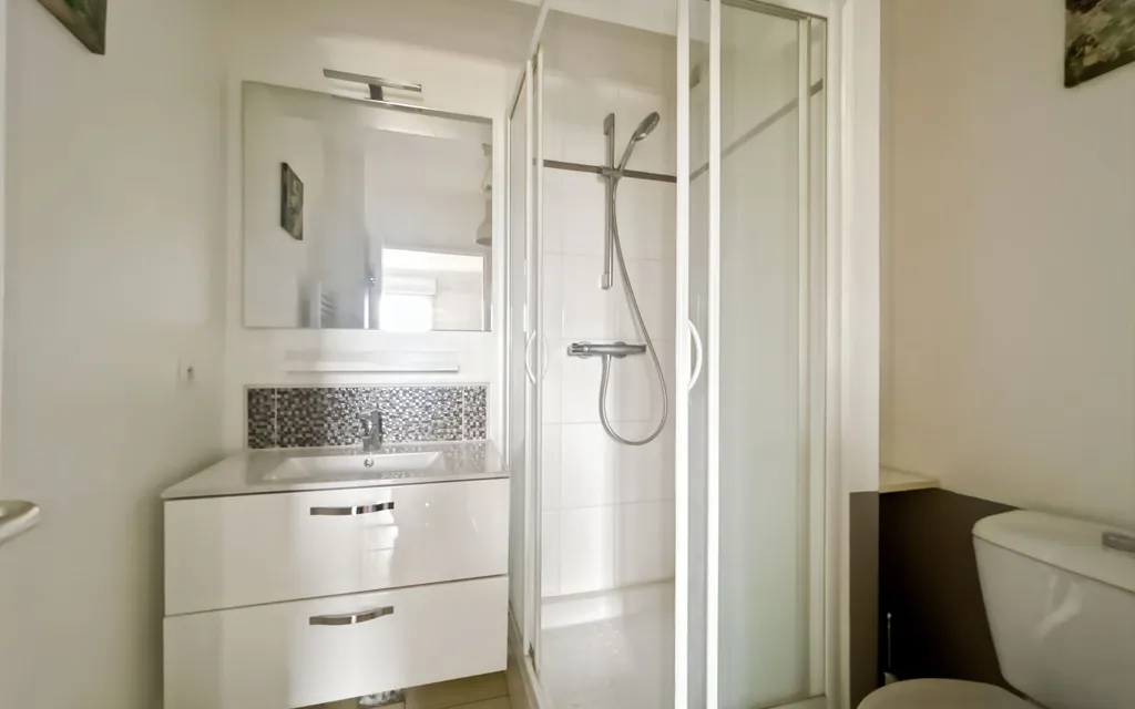 Bagni - Studio with Parking in Saint-Arnoult
