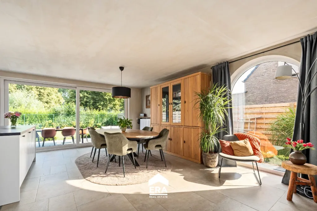 Dining Room - Contemporary House with Garden in Beernem