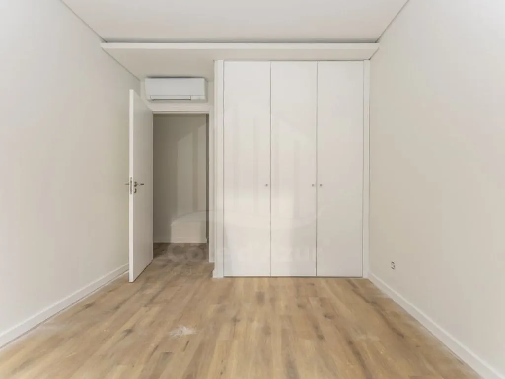 Toad - Luxury Penthouse with Bay View in Almada