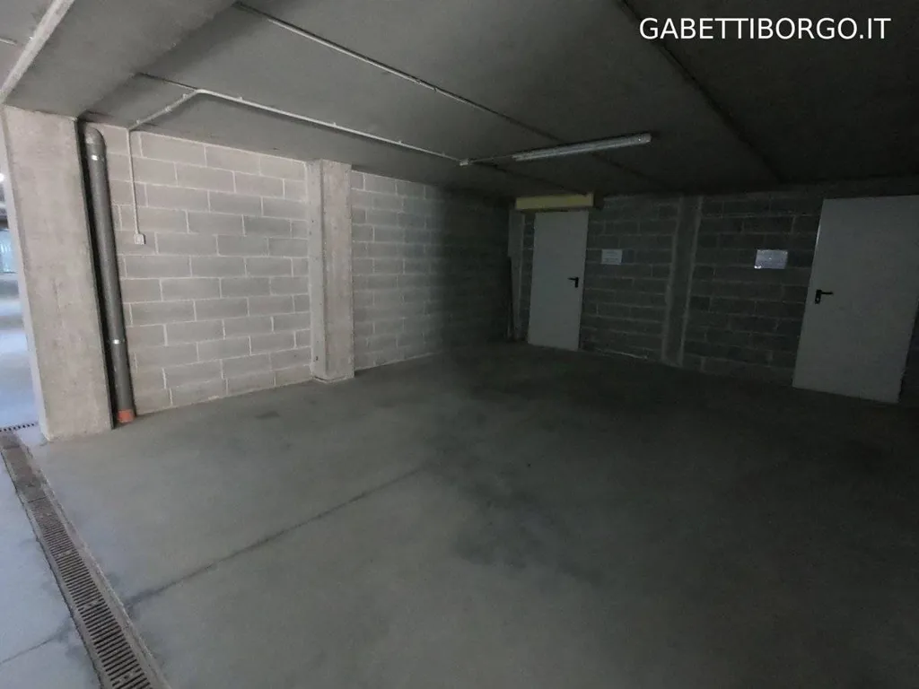 Garage - Modern Apartment with Balcony in Limone Piemonte