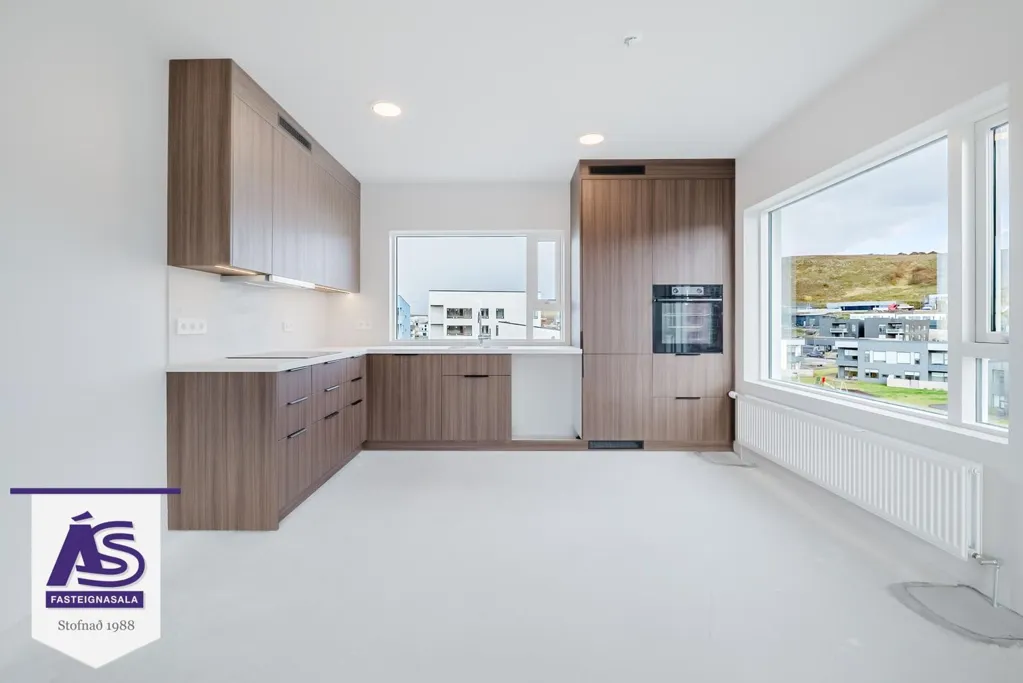 Cuisine - New 4-Storey Apartment with Elevator in Hafnarfjörður