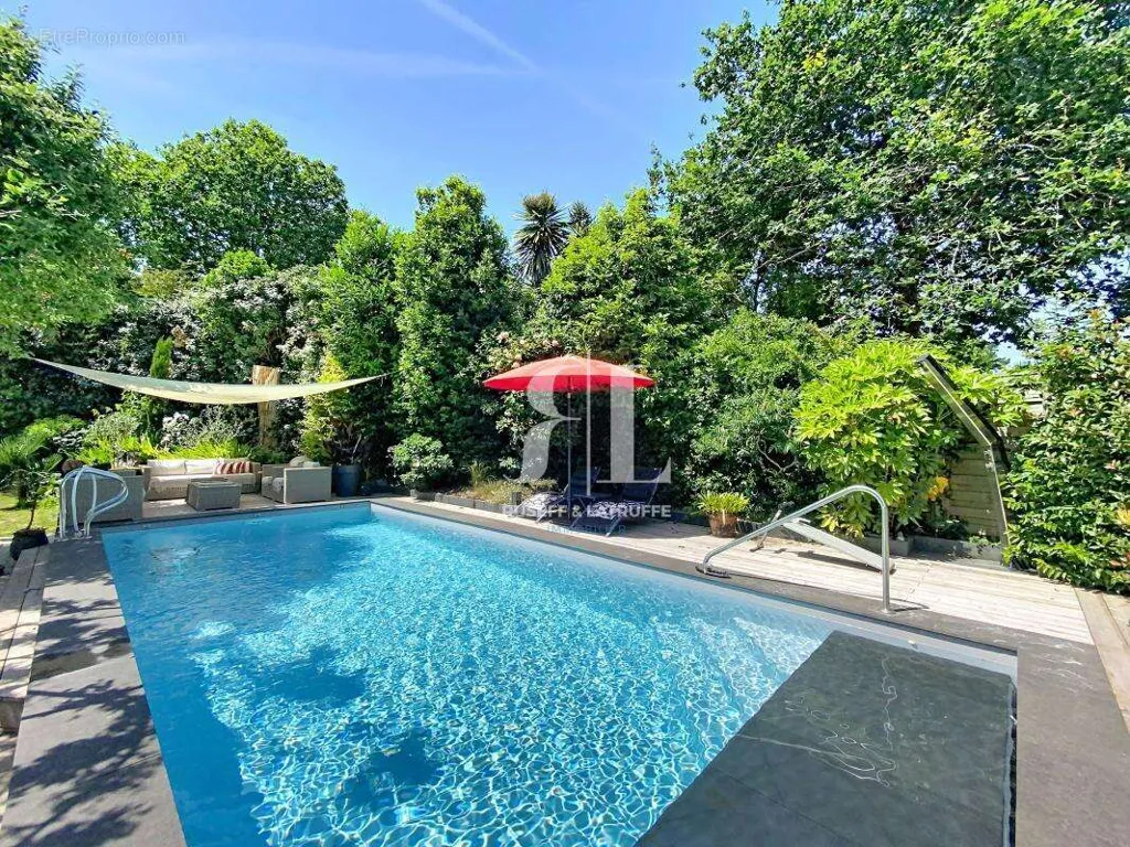 Piscine - Maison Familiale avec Piscine à Larmor-Plage