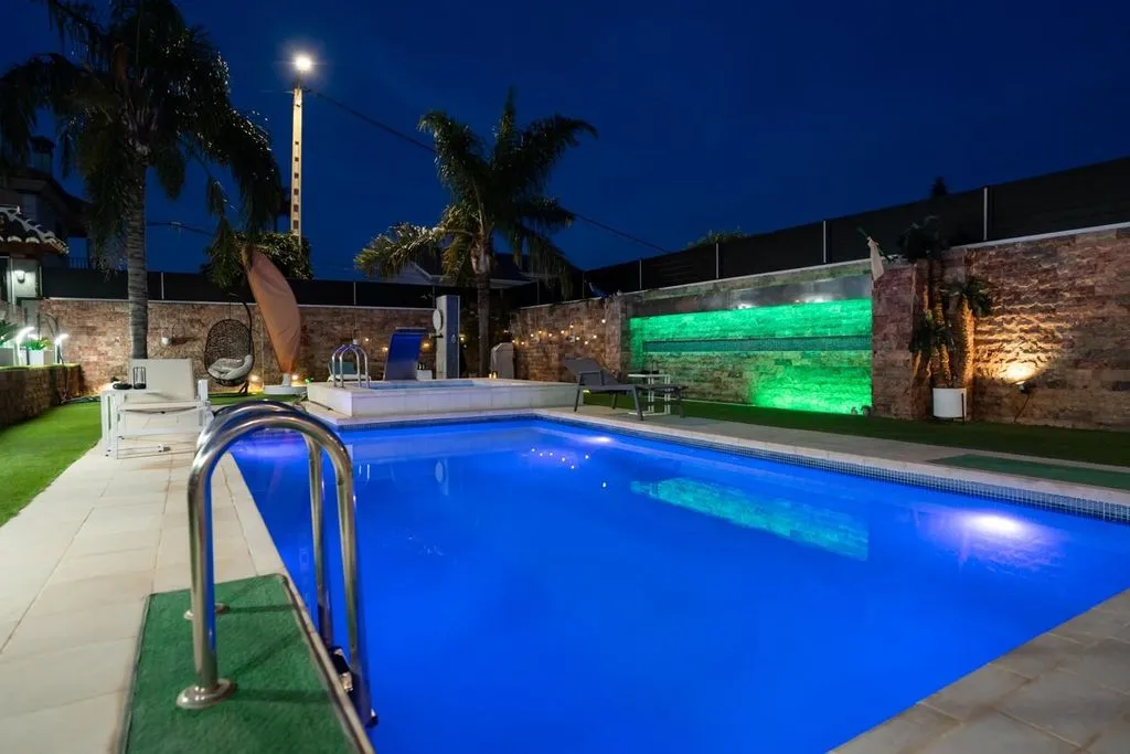 Piscine - Luxury Villa with Pool in Torremolinos