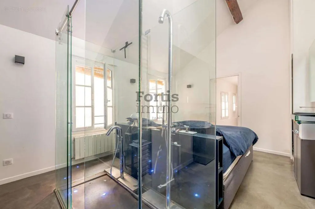 Vannitoad - Duplex with Balcony in Paris 3ème