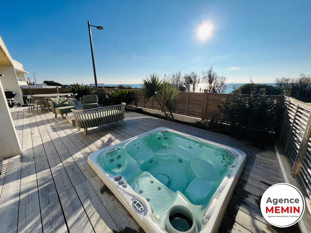 Terrace - Villa with Sea View in Brétignolles-sur-Mer