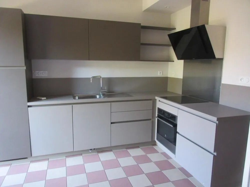 Köök - Fully Renovated 4-Piece Apartment in Rodez