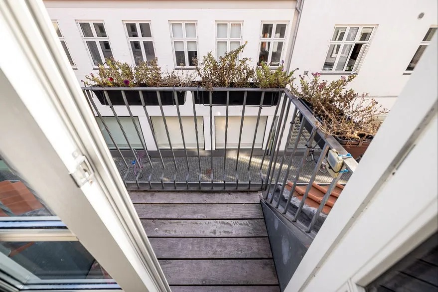 Balcon - Mixed-Use Property with Restaurant in Aarhus Centre