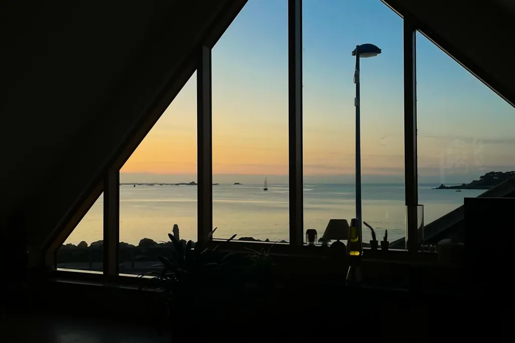 Toad - Seaside Property with Restaurant in Morlaix