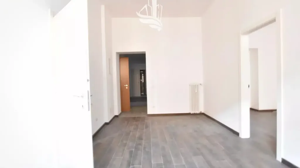Esik - Versatile Apartment with Balcony in Bolzano