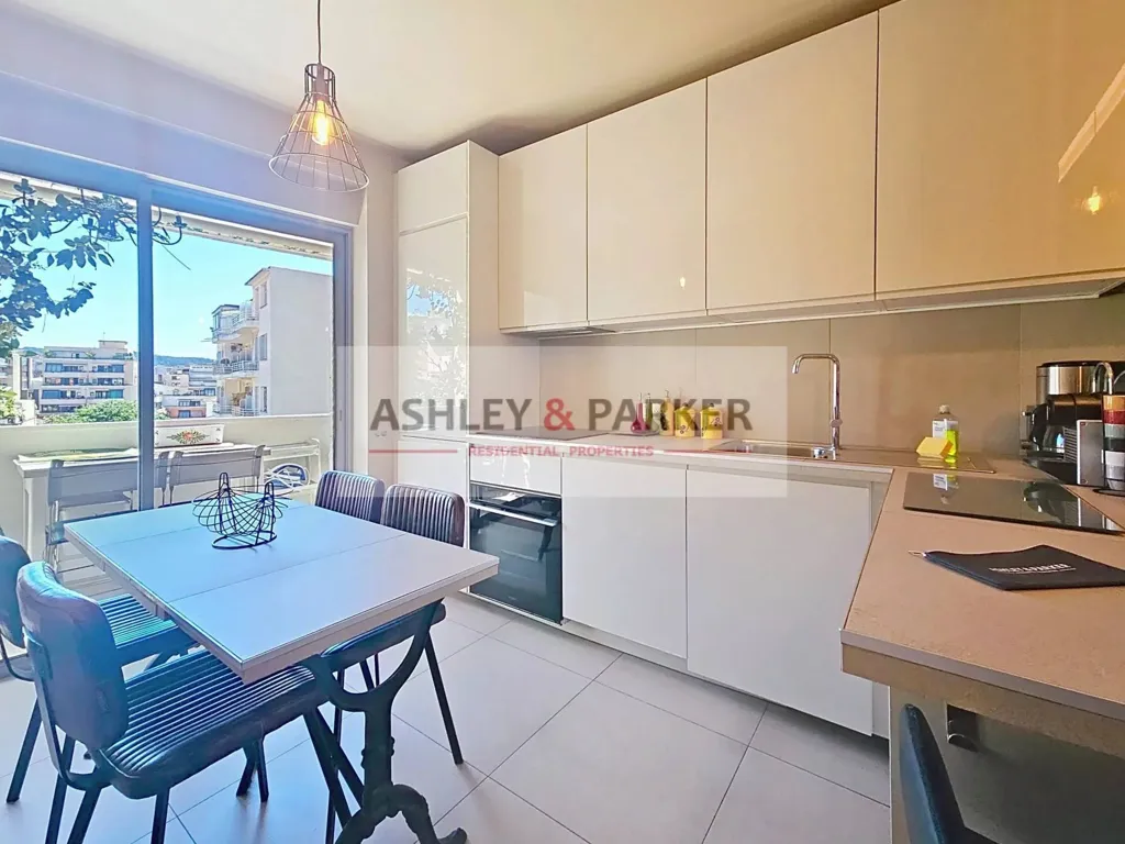 Cuisine - Appartement 4 Pièces avec Terrasse au Centre de Nice