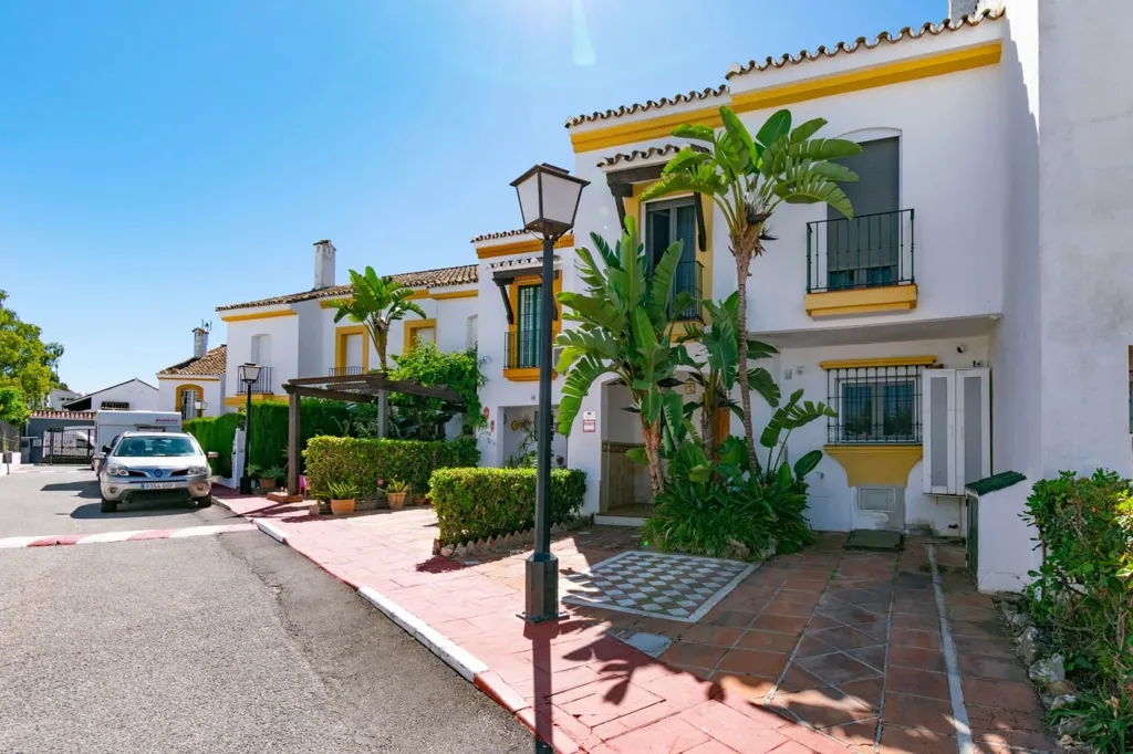 Esterno - Townhouse with Garden in Estepona