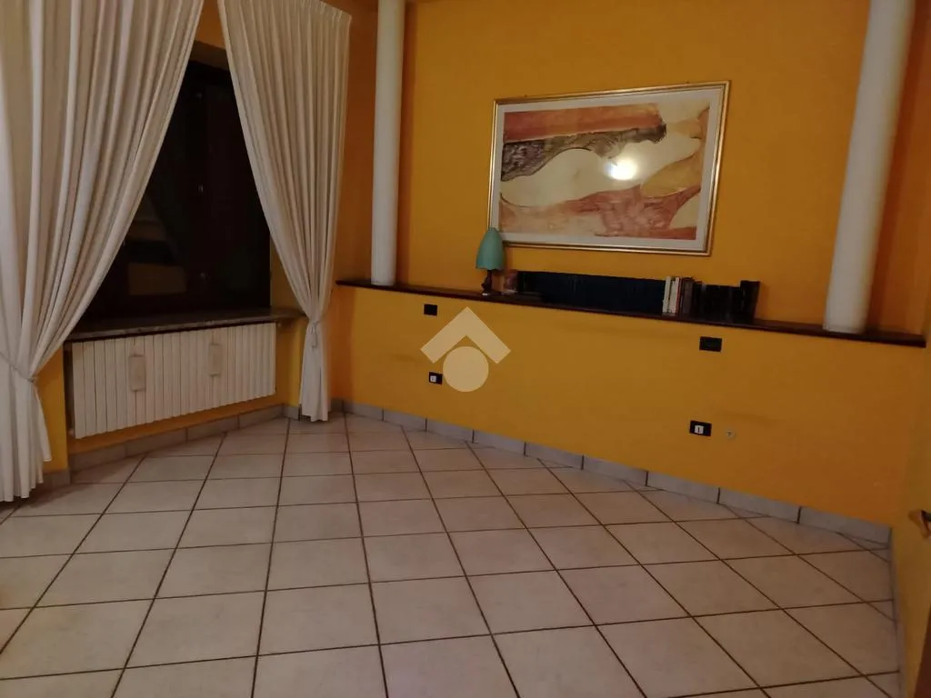 Esik - Villa with Garden in Altavilla Irpina