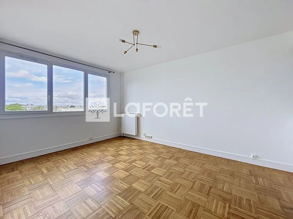 Chambres - Appartement Rénové avec Parking à Champigny-sur-Marne