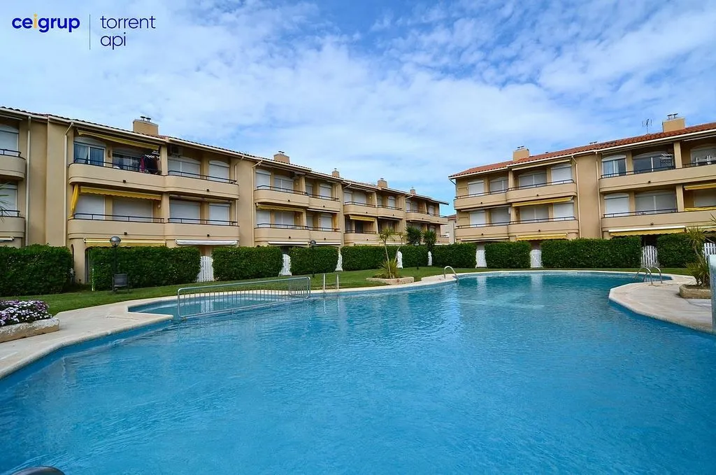 Piscina - Renovated Apartment with Sea View in L'Estartit