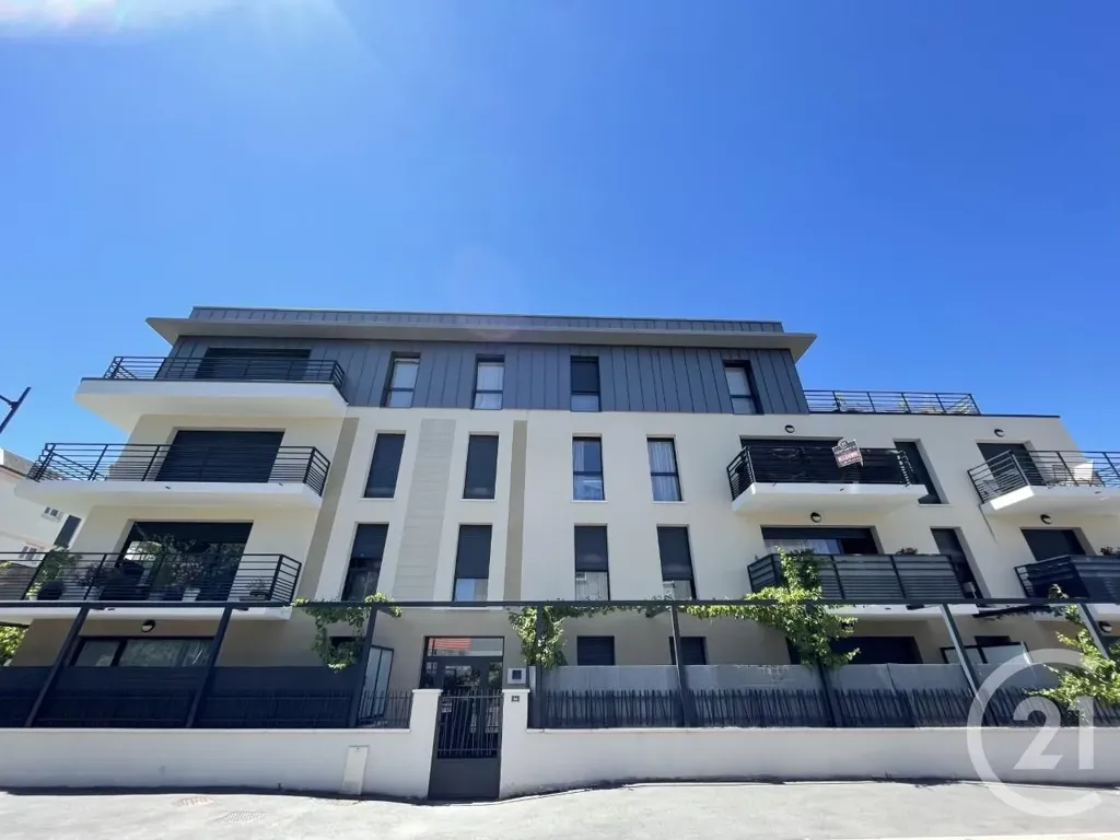 Välivaade - 3-Bed Flat with Balcony in Saint Jean de Braye