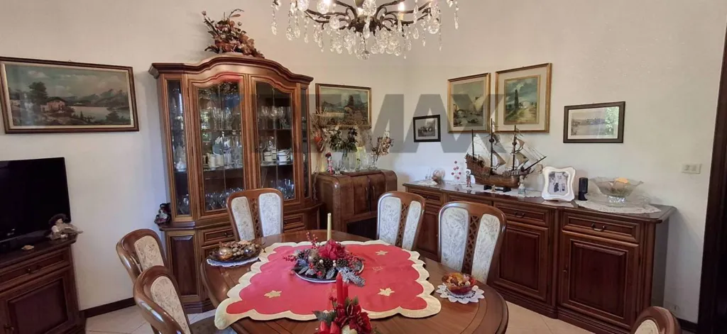 Sala da pranzo - Single-Level Villa with Private Garden in Paruzzaro
