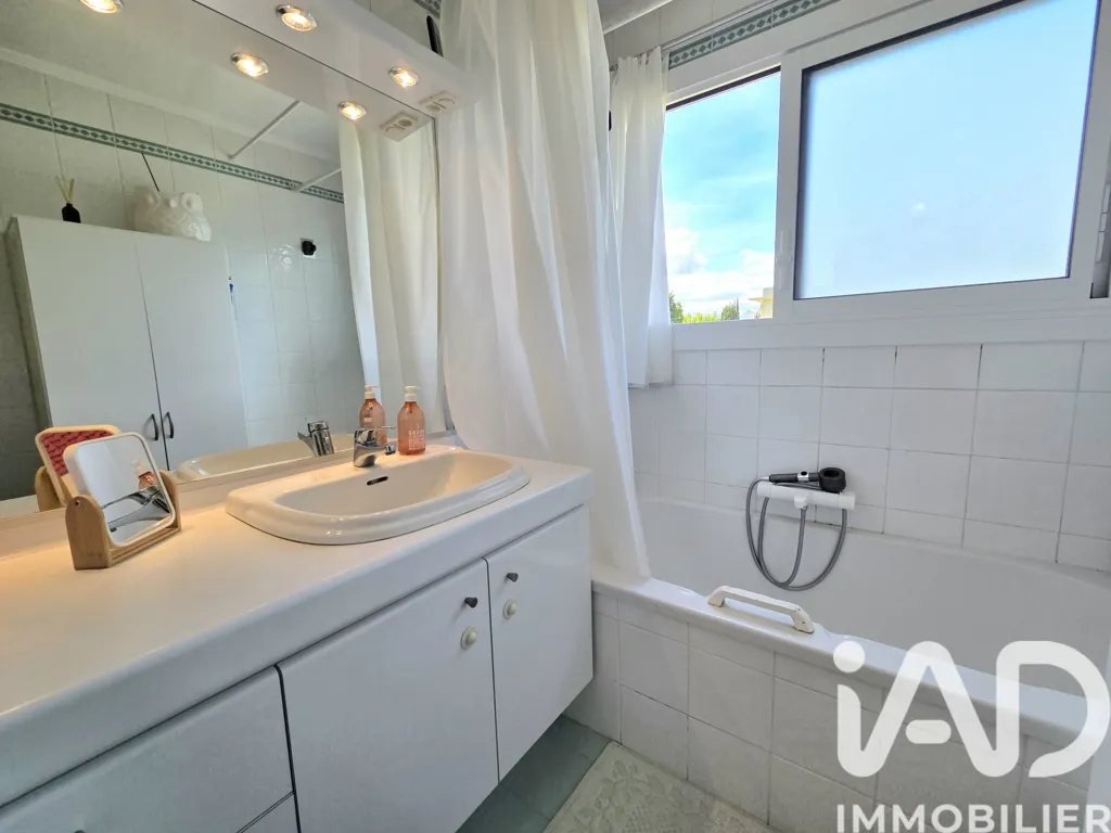 Vannitoad - 3-Bed Flat with Terrace in Nice