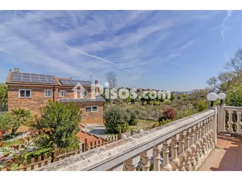 Terrass - Chalet with Golf View in Cabanillas del Campo
