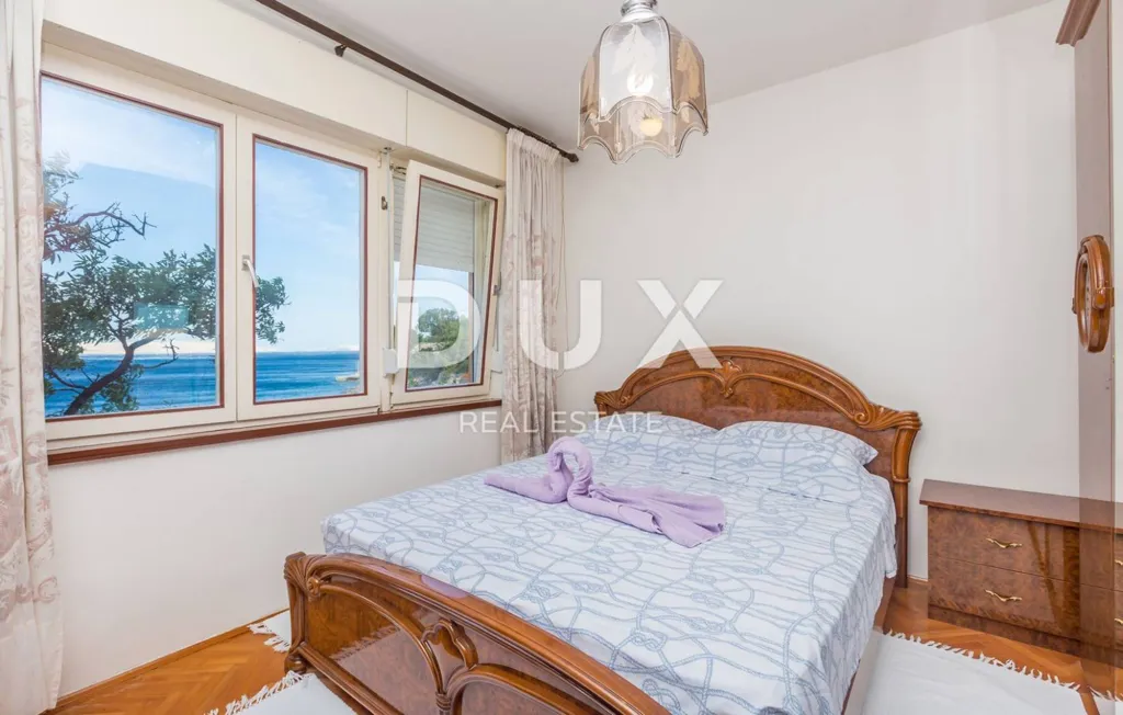 Magamistoad - Two-Unit House with Sea View in Karlobag