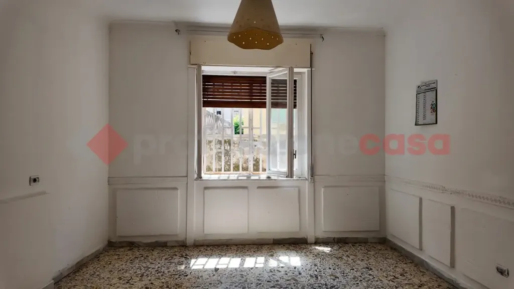 Pièces - Spacious Apartment with Portier in Portici