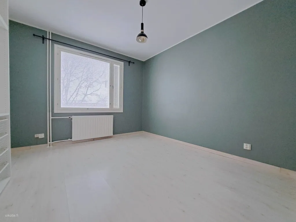 Toad - Three-Room Flat with Glazed Balcony in Nummi