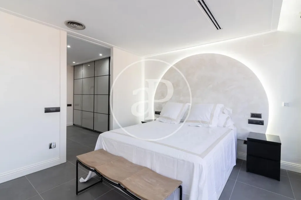 Magamistoad - Modernised Attic Apartment with Terrace in Eixample Dreta
