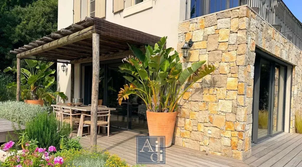 Terrazza - Renovated Bastide with Pool near Cannes