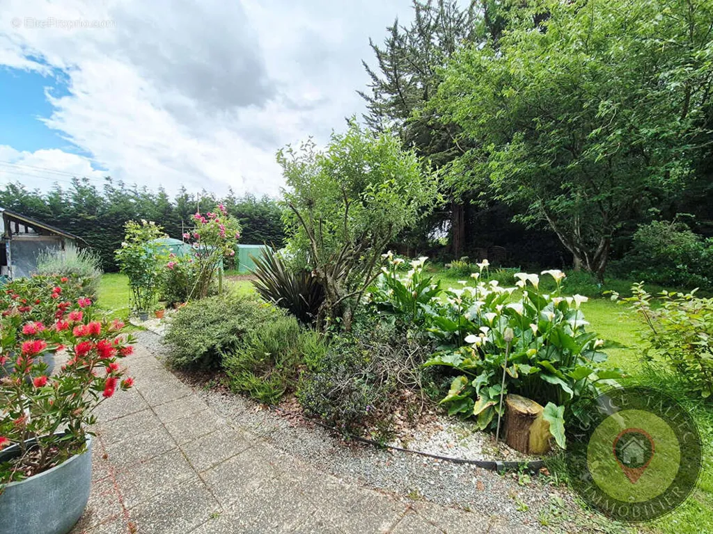Giardino - Leisure Plot with Orchard near Dinan