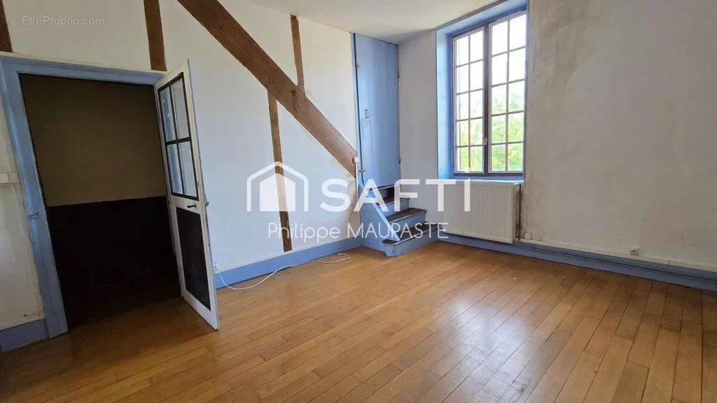 Maison 6 pièces à Raveau