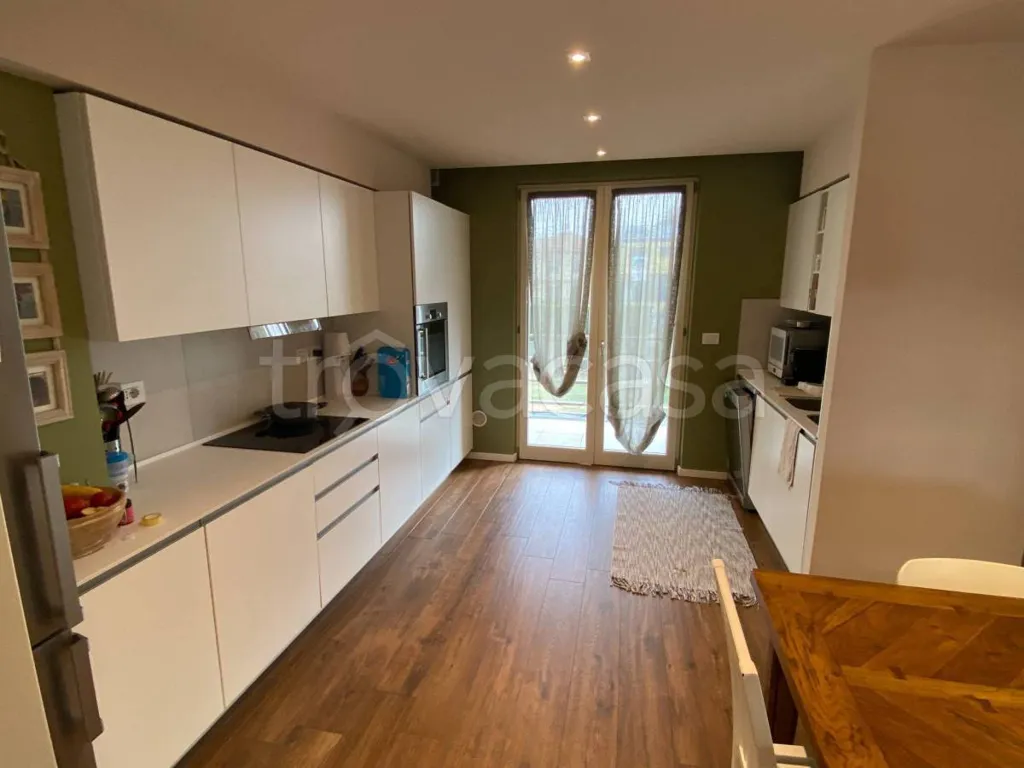 Cuisine - Modern Apartment with Solar Panels in Savigliano