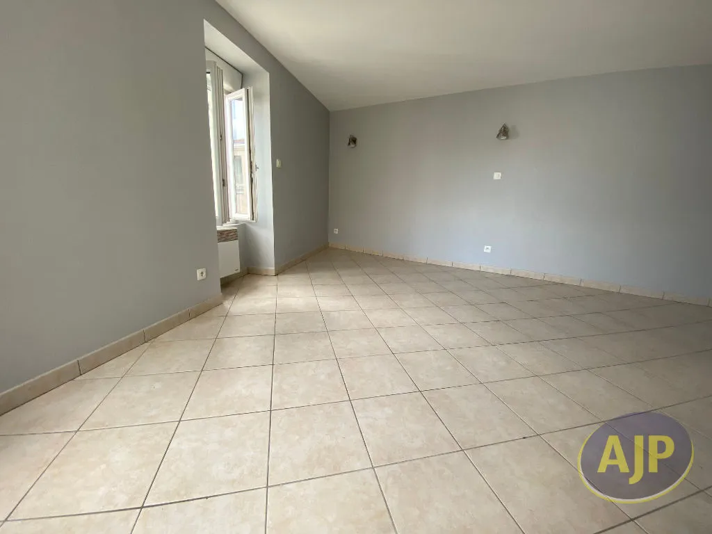 Toad - 1-Bedroom Flat in Centre, Saint-Philbert-De-Grand-Lieu