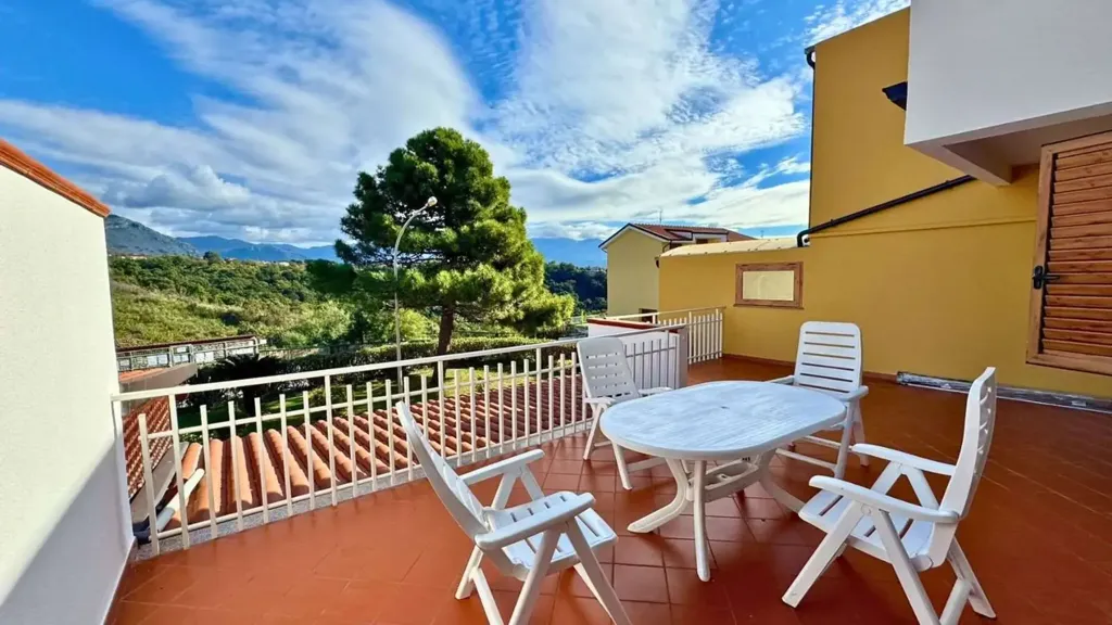 Terrasse - Rustic Bilocale with Mountain View in Scalea