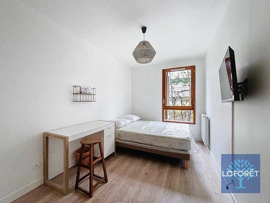 Magamistoad - Modernised 3-Bed Flat with Balcony in Cergy
