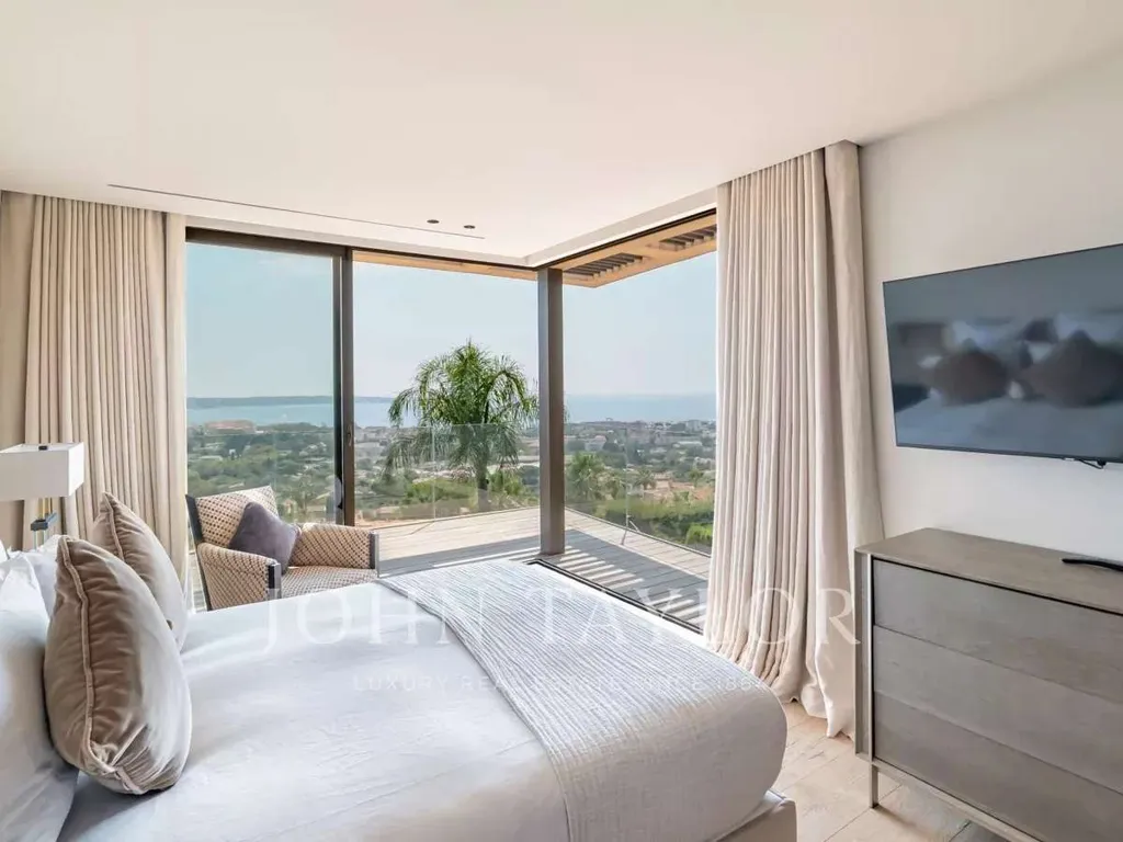Chambres - Villa Luxueuse avec Vue Mer à Golfe-Juan