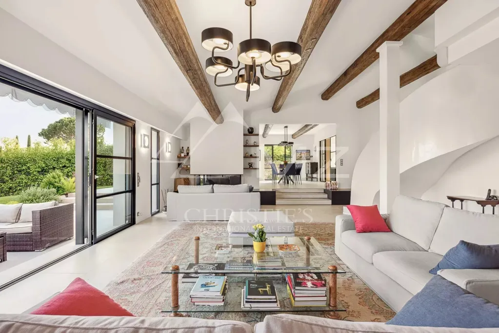 Elutuba - 5-Bedroom Villa with Sea View in Mougins