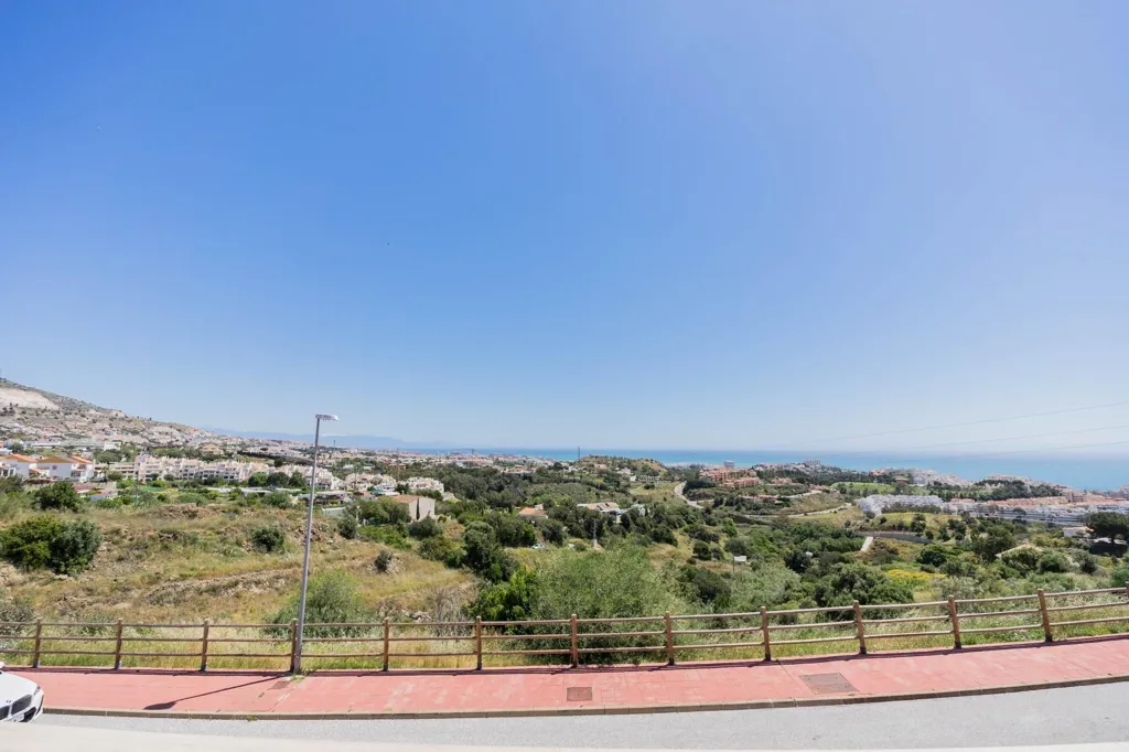 Corner Chalet with Sea View in Benalmádena